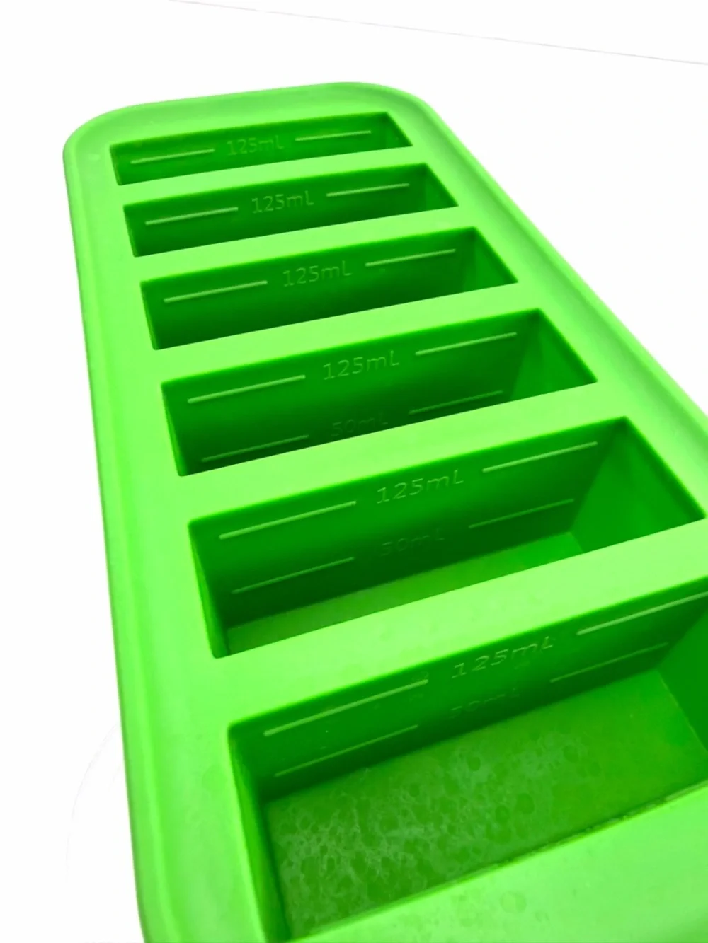 Sur La Table Souper Cubes Green Silicone Tray Food Prep Ice Cube Tray with Lid